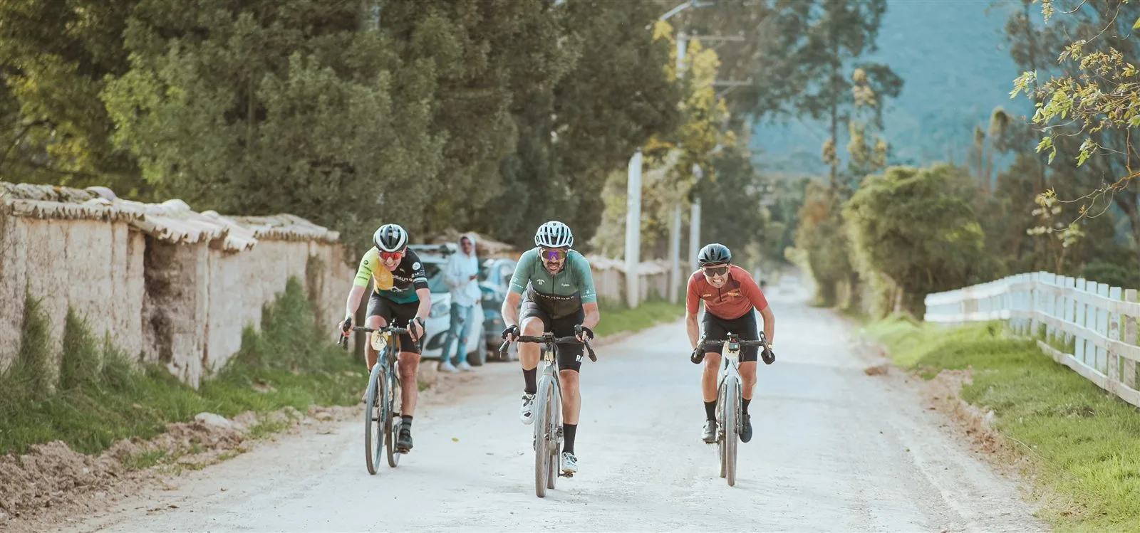 Corredores de gravel en el Rural Gravel Tour 2024